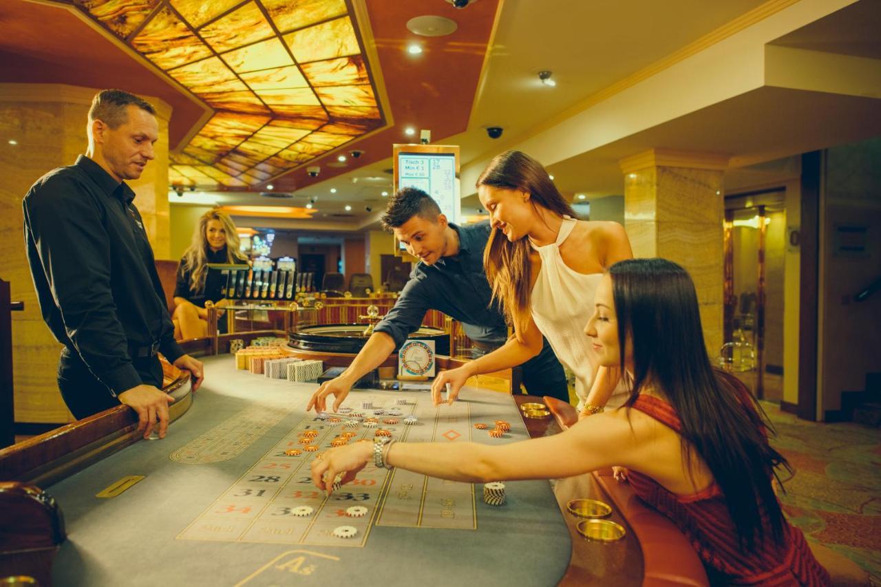 ホテル Grand Casino As Aš エクステリア 写真